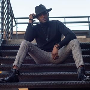 Meet your Posher, Gregory